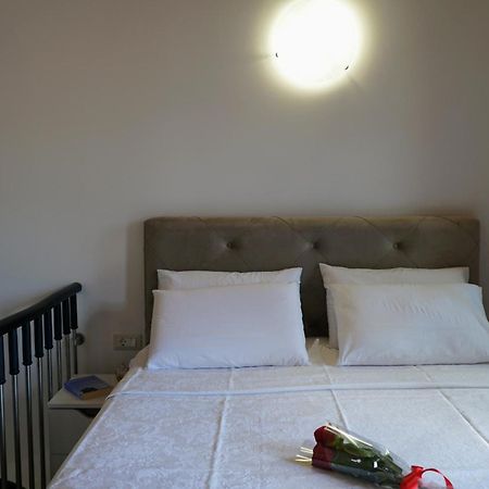 Oceanis Apartment Sými Buitenkant foto